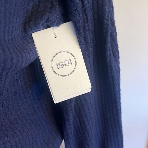 1901 Waffle top with tie waist. - Picture 3 of 4